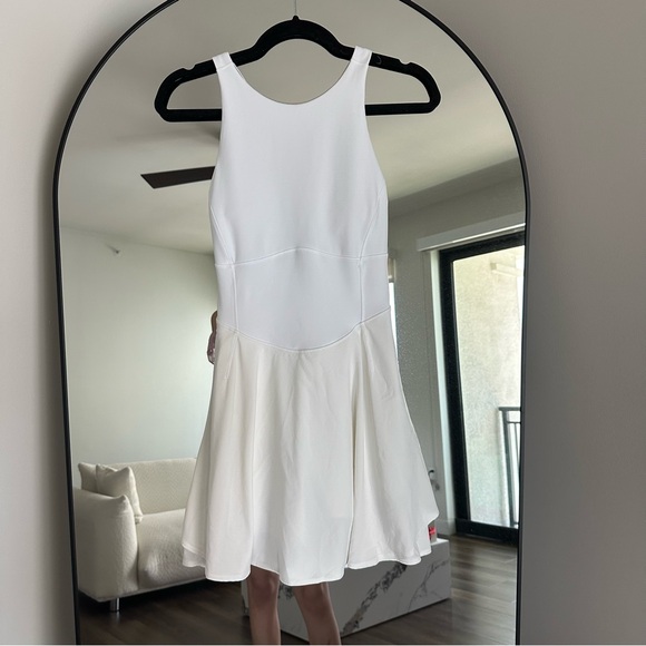 SOLD // NWOT Lululemon Court Crush Tennis Dress - White (Size 6) - Picture 5 of 10